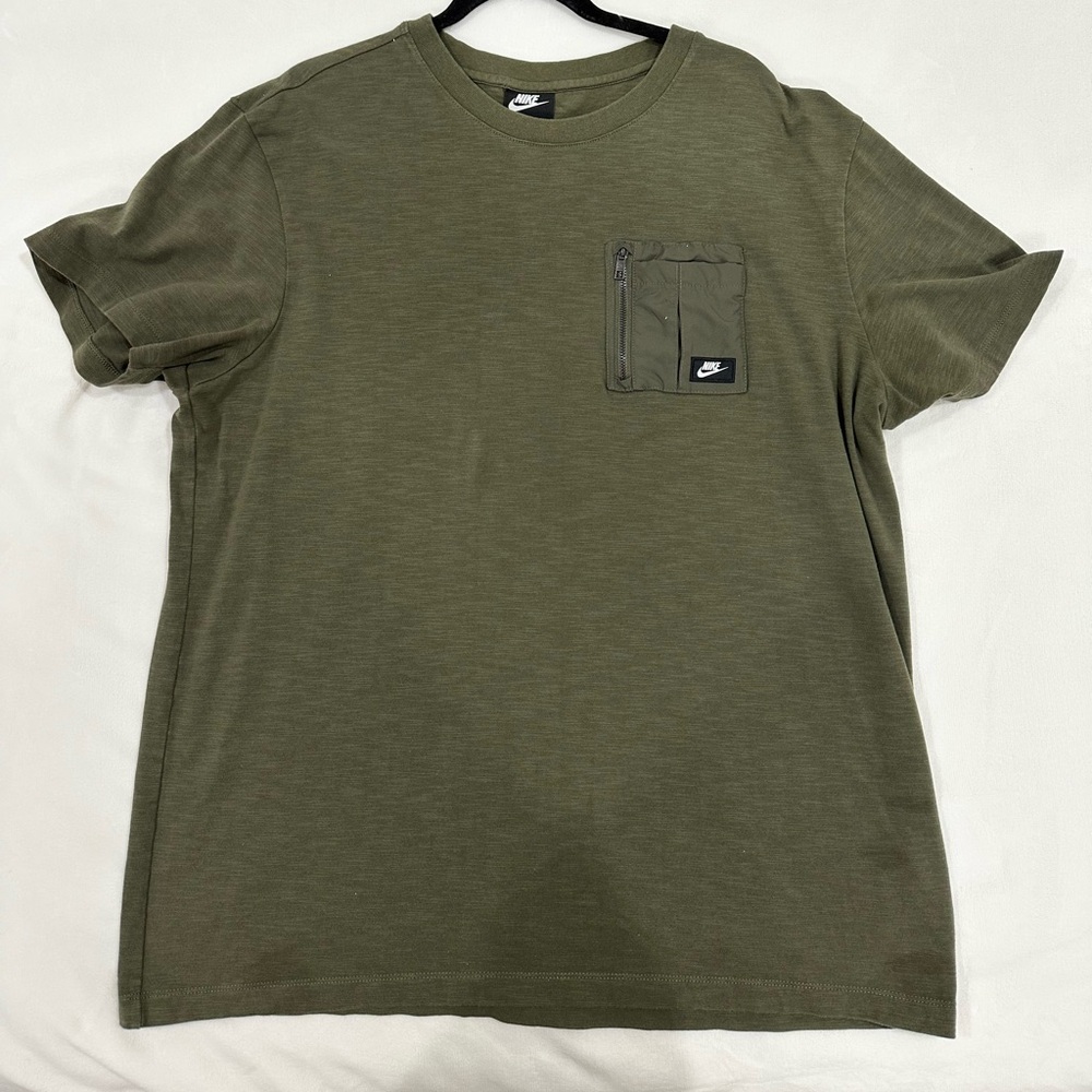 NIKE TEE (Used) Military Green